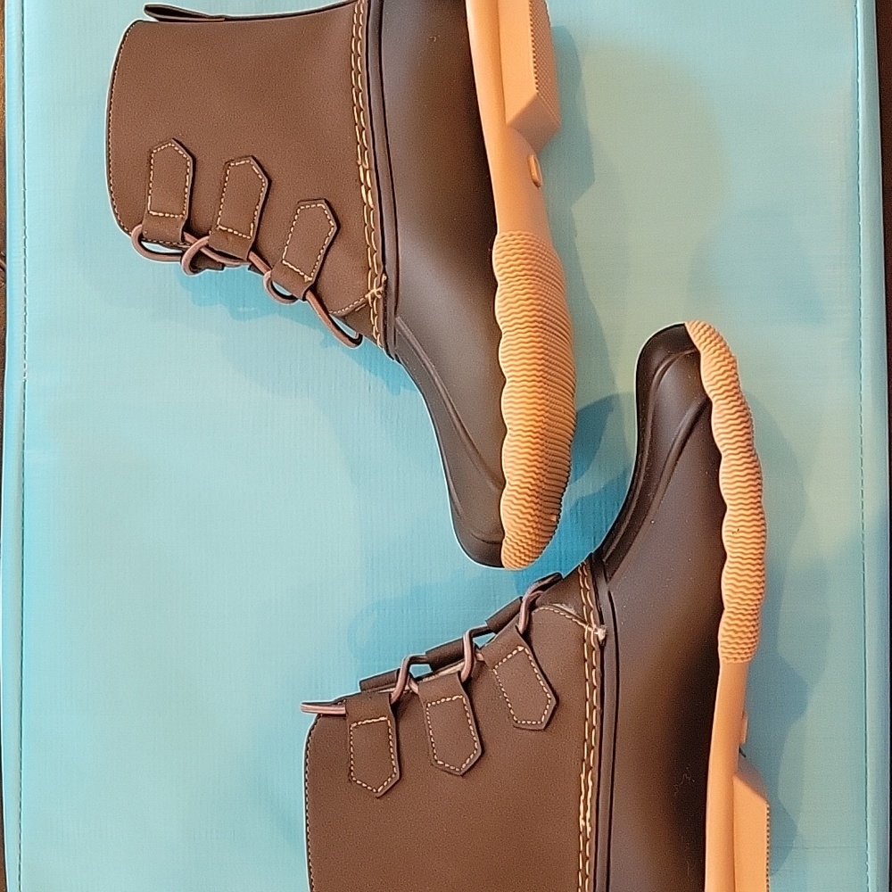 Outwoods Boots 8 NWOT
